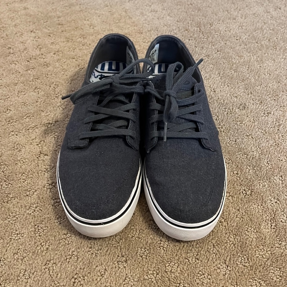 Nike Womens Grey Casual Shoes